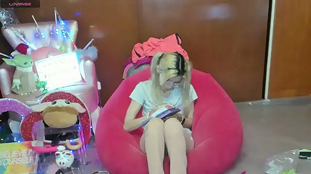 Snapshot of Skinygirl chatting on July 2026 12:26:01 AM Skinygirl online show from July 2026 12:26:01 AM
