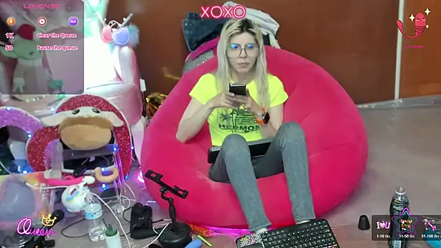 Snapshot of Skinygirl chatting on July 2026 01:05:02 AM Skinygirl online show from July 2026 01:05:02 AM