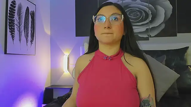 lucy neil online show from October 2025 07:00:01 PM