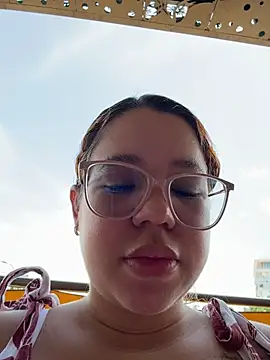 Snapshot of Lucyklein2022 chatting on June 2026 06:07:02 PM Lucyklein2022 online show from June 2026 06:07:02 PM