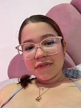 Snapshot of Lucyklein2022 chatting on July 2026 01:31:02 PM Lucyklein2022 online show from July 2026 01:31:02 PM