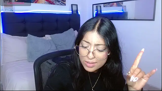 vaness weet online show from November 2025 07:37:02 PM