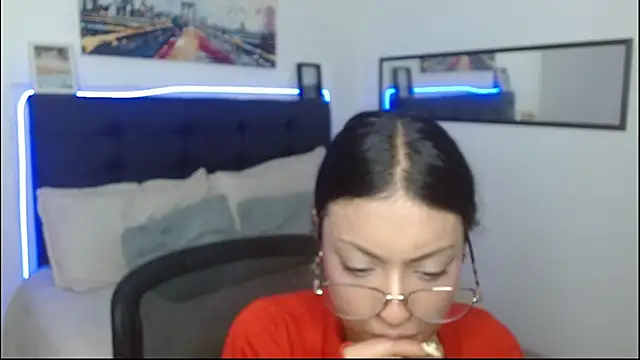 vaness weet online show from December 2025 09:13:02 PM