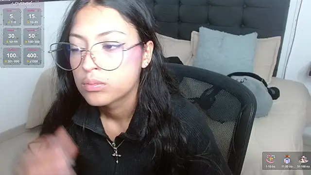 Snapshot of vaness_weet chatting on July 2026 08:34:02 PM vaness weet online show from July 2026 08:34:02 PM