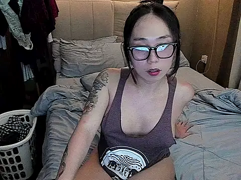 MissAyaCollins online show from April 2026 01:37:01 PM