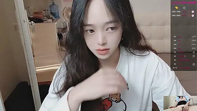 Snapshot of QiuPeiPeimmm chatting on December 2025 08:40:02 AM QiuPeiPeimmm online show from December 2025 08:40:02 AM