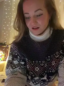 Snapshot of Lady__Maria chatting on December 2024 09:45:02 PM Lady Maria online show from December 2024 09:45:02 PM