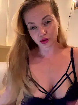 Snapshot of Lady__Maria chatting on November 2025 04:07:02 PM Lady Maria online show from November 2025 04:07:02 PM