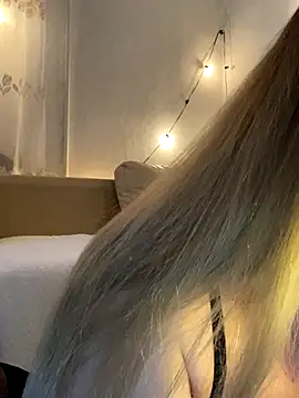 Snapshot of Lady__Maria chatting on November 2025 04:18:02 PM Lady Maria online show from November 2025 04:18:02 PM