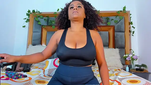 BellaKarla online show from February 2025 07:59:01 PM