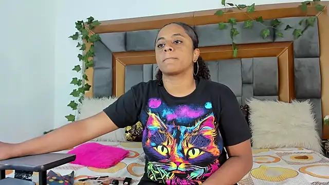 BellaKarla online show from March 2025 01:57:02 PM