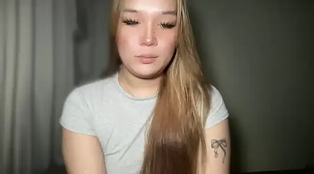 Snapshot of MissCataleyaxxx chatting on December 2024 02:21:02 AM MissCataleyaxxx online show from December 2024 02:21:02 AM