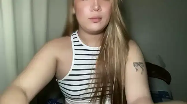 Snapshot of MissCataleyaxxx chatting on January 2025 03:51:01 AM MissCataleyaxxx online show from January 2025 03:51:01 AM