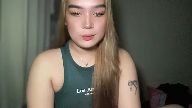 Snapshot of MissCataleyaxxx chatting on February 2025 01:43:02 PM MissCataleyaxxx online show from February 2025 01:43:02 PM