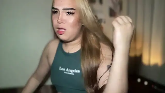 Snapshot of MissCataleyaxxx chatting on March 2025 12:01:02 PM MissCataleyaxxx online show from March 2025 12:01:02 PM