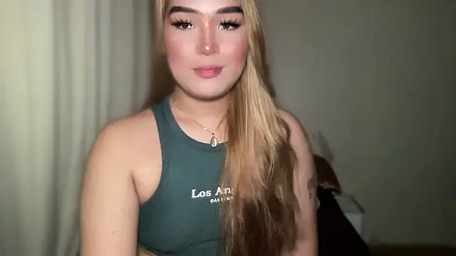 Snapshot of MissCataleyaxxx chatting on March 2025 03:52:02 AM MissCataleyaxxx online show from March 2025 03:52:02 AM