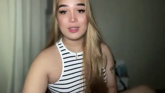 Snapshot of MissCataleyaxxx chatting on March 2025 03:54:02 AM MissCataleyaxxx online show from March 2025 03:54:02 AM