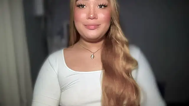 Snapshot of MissCataleyaxxx chatting on September 2025 05:20:02 AM MissCataleyaxxx online show from September 2025 05:20:02 AM