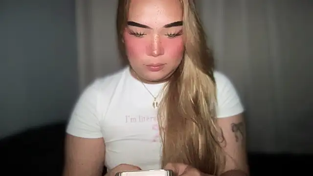 Snapshot of MissCataleyaxxx chatting on October 2025 01:35:01 AM MissCataleyaxxx online show from October 2025 01:35:01 AM