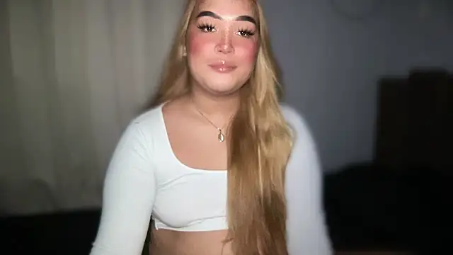 Snapshot of MissCataleyaxxx chatting on October 2025 01:34:01 PM MissCataleyaxxx online show from October 2025 01:34:01 PM