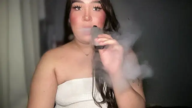 Snapshot of MissCataleyaxxx chatting on December 2025 04:42:02 AM MissCataleyaxxx online show from December 2025 04:42:02 AM