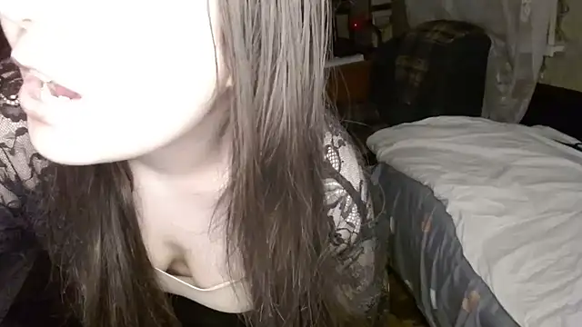 Var Kiss online show from January 2025 04:30:02 PM