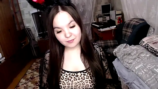 Var Kiss online show from February 2025 12:59:01 PM