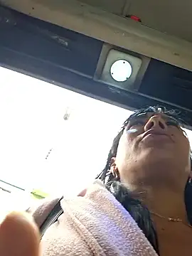 Snapshot of Doll_Loren chatting on February 2025 09:37:01 PM Doll Loren online show from February 2025 09:37:01 PM