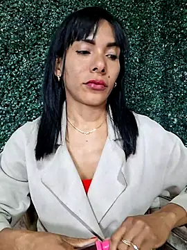 Snapshot of Doll_Loren chatting on March 2025 11:39:01 PM Doll Loren online show from March 2025 11:39:01 PM