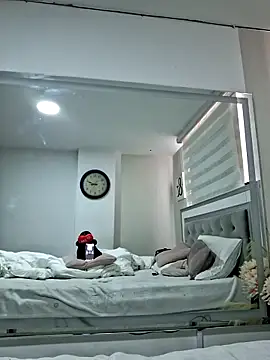 Snapshot of Doll_Loren chatting on September 2025 12:05:01 PM Doll Loren online show from September 2025 12:05:01 PM