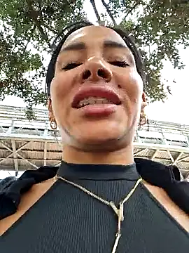 Snapshot of Doll_Loren chatting on September 2025 03:56:02 PM Doll Loren online show from September 2025 03:56:02 PM