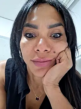 Snapshot of Doll_Loren chatting on October 2025 03:49:02 AM Doll Loren online show from October 2025 03:49:02 AM