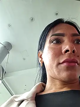 Snapshot of Doll_Loren chatting on November 2025 07:36:02 PM Doll Loren online show from November 2025 07:36:02 PM