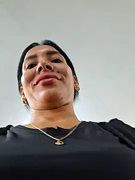 Snapshot of Doll_Loren chatting on November 2025 02:30:01 PM Doll Loren online show from November 2025 02:30:01 PM