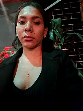 Doll Loren online show from February 2026 01:46:01 AM