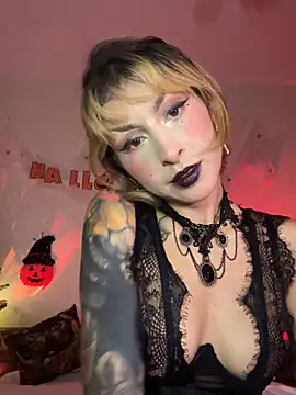 Cinamoonn online show from October 2025 08:31:02 PM