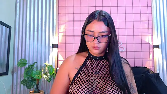 Snapshot of mensia_hernandz chatting on July 2026 02:13:01 PM mensia hernandz online show from July 2026 02:13:01 PM