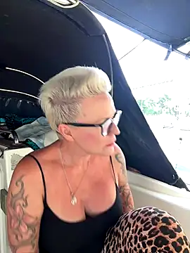 German Milf online show from September 2025 10:15:02 AM