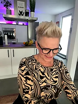 German Milf online show from November 2025 02:05:02 PM