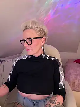 German Milf online show from April 2026 12:33:01 PM