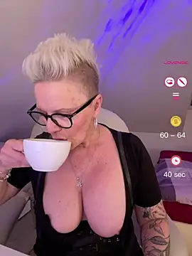 Snapshot of German_Milf chatting on June 2026 12:15:01 PM German Milf online show from June 2026 12:15:01 PM