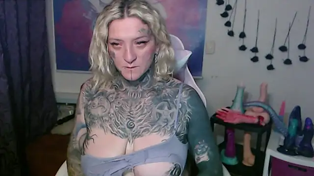 SLOPPYTITSS online show from February 2026 01:00:02 AM