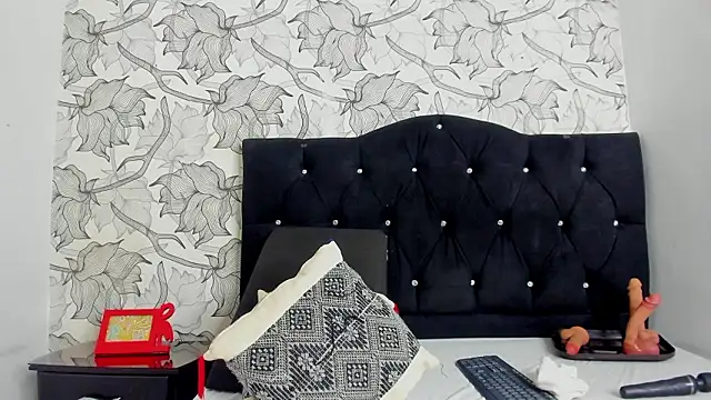 Keira Lennox online show from January 2026 11:59:02 AM