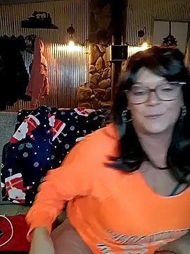 Snapshot of cowgirlc chatting on December 2024 01:58:02 AM cowgirlc online show from December 2024 01:58:02 AM