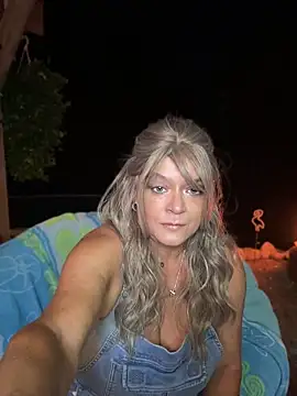 Snapshot of cowgirlc chatting on June 2026 02:16:01 AM cowgirlc online show from June 2026 02:16:01 AM