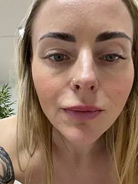 Snapshot of EmaSalis chatting on February 2025 01:48:01 PM EmaSalis online show from February 2025 01:48:01 PM