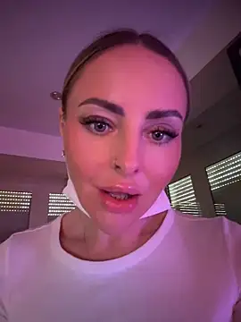 EmaSalis online show from April 2026 09:57:01 AM