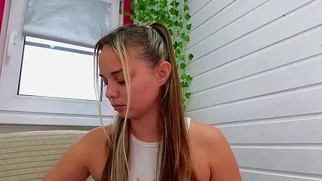 Misss Vikk online show from October 2025 07:54:01 AM