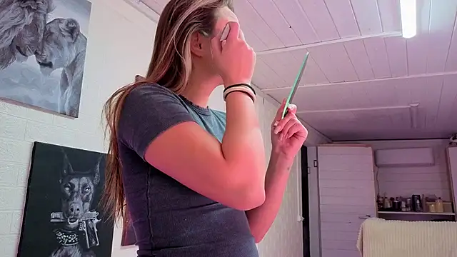 Misss Vikk online show from December 2025 06:22:02 AM