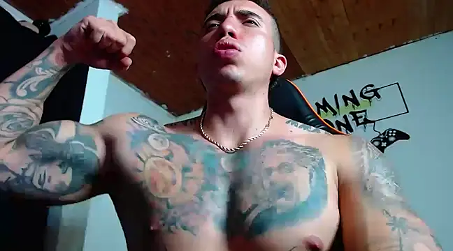 Snapshot of Adam_Hudsond chatting on December 2024 01:17:01 PM Adam Hudsond online show from December 2024 01:17:01 PM